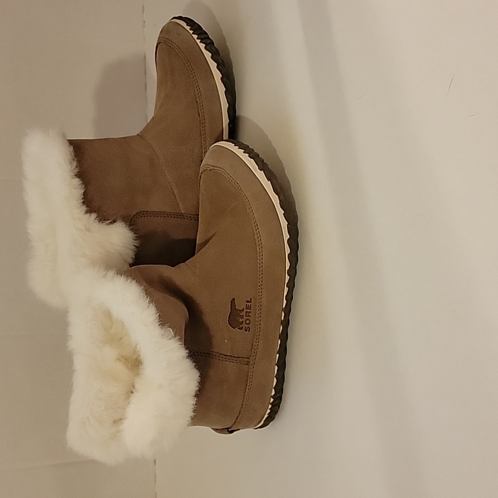 Like New Sorel Out n About Grey Faux Fur Lined Rubber Sole Boots Size 8 39.5